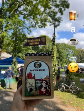 Dočesná v Řevničově … pivo teklo proudem … a taky naše “DOBRÁ KÁVA”☕️ 🤎 #coffeelover #káva #prazirnakavy #coffeetime